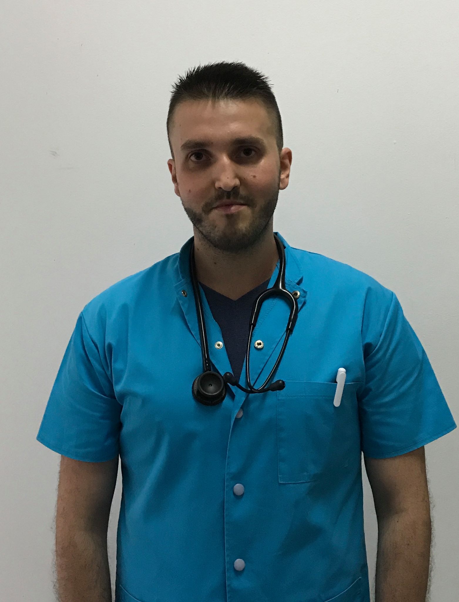 Interviu cu Ion Andrei, medic rezident: “Am incercat sa nu am asteptari prea mari, insa cu toate neajunsurile din sistem nu regret niciun moment ca am ales pneumologia.”