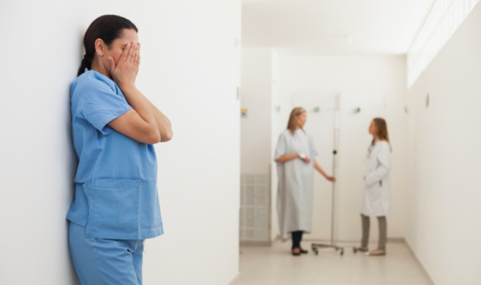 4 metode prin care asistentul medical poate combate anxietatea sociala