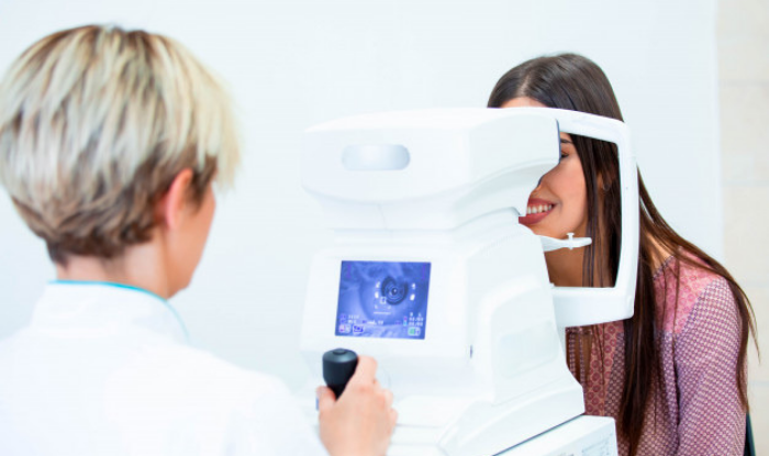 Impactul inteligenței artificiale asupra medicilor oftalmologi