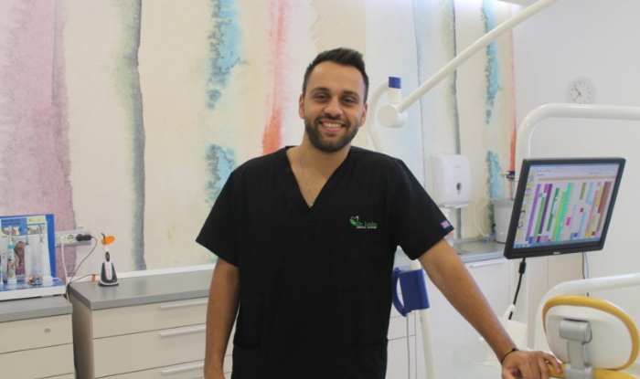 INTERVIU Dr. Konstantinos Pantazis, medic stomatolog: „Nu regret ca am ramas in Romania sa practic meseria asta frumoasa!”