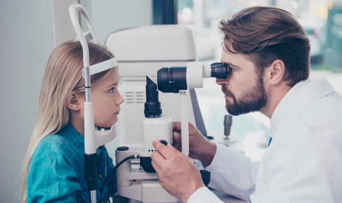 Optometrist – Fișa Postului. Ce Presupune Această Specializare